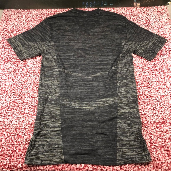 😊💕🌸 Host Pick 🌸💕😊 - Men’s Nike Pro Training Shirt - Picture 6 of 6